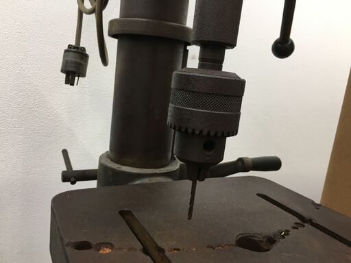 日立 ME-4300 卓上ボール盤 上下と角度を変える部分が動きません。現状中古