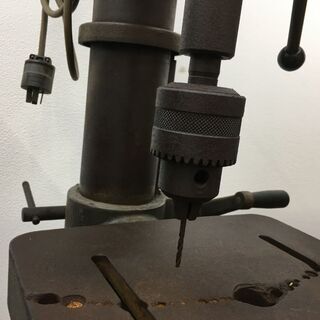 日立 ME-4300 卓上ボール盤 上下と角度を変える部分が動きません。現状中古