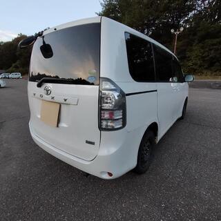 上越高田）4WDトヨタVOXY 車中泊に便利☆キャンプ女子の方いかがです 