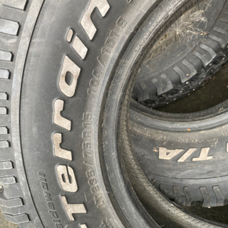 スパイクタイヤ　LT235/75/R15 ジムニーやランクルに！