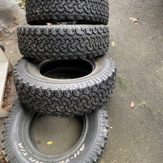 スパイクタイヤ　LT235/75/R15 ジムニーやランクルに！