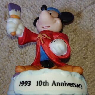 ディズニー10周年記念 陶器の置物