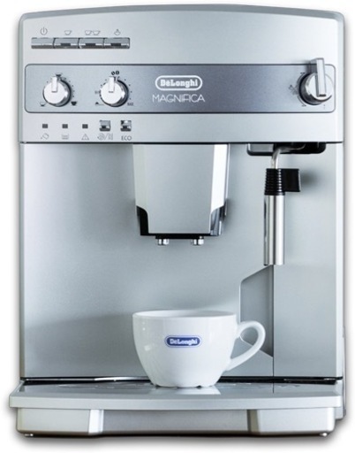 デロンギ マグニフィカ全自動コーヒーマシン　ESAM03110S ほぼ未使用  全自動エスプレッソマシン　 DeLonghi