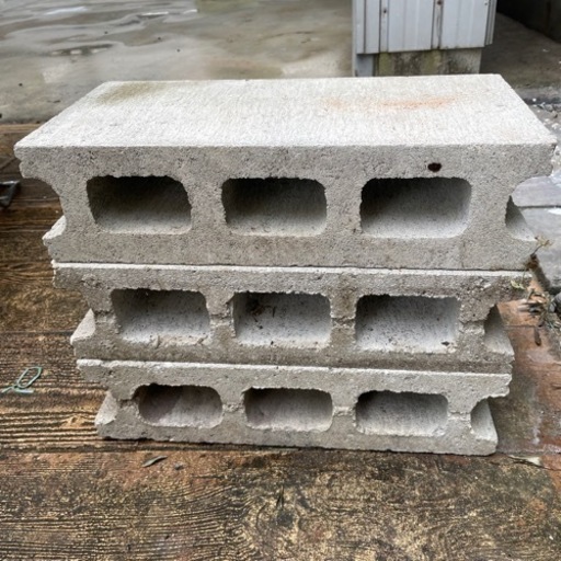 コンクリートブロック3本 まぁ 国府の家具の中古あげます 譲ります ジモティーで不用品の処分
