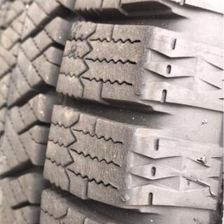 スタッドレスタイヤ 205/60/16