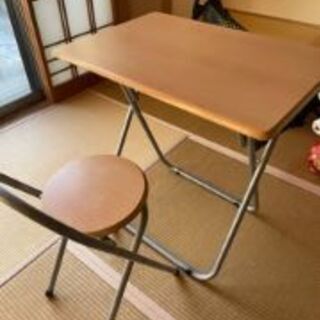 用途多数折り畳みテーブル、椅子