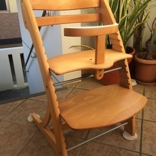 値下げ:木製の椅子とジュニアシート