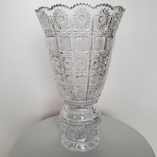 大型ボヘミアガラス 花瓶 カットガラス フラワーベース