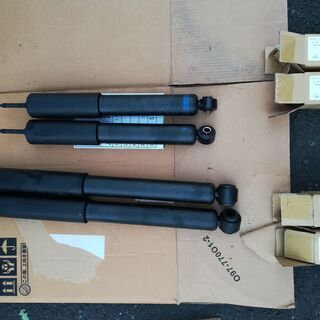 ハイエースショックアブソーバー純正