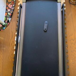 ランニングマシン、ワーキングマシン、ルームランナー