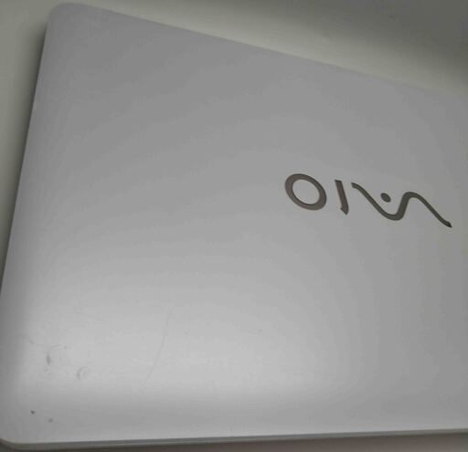Vaioノートパソコン i3（中古）、4GBのメモリ、SSD240GB、15.6画面