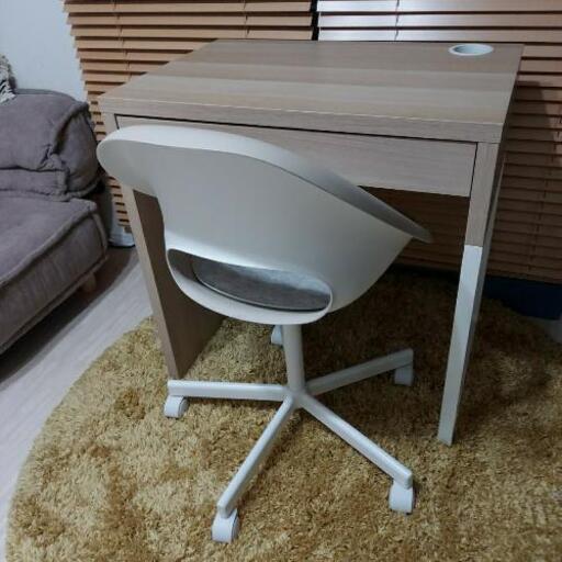 購入したばかりのIKEAパソコンデスクセットMICKEELDBERGET エルドベルゲット