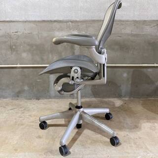 Herman Miller Aeron ハーマンミラー アーロンチェア Bサイズ　ミネラル　
