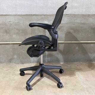 Herman Miller Aeron ハーマンミラー アーロンチェア Bサイズ グラファイト