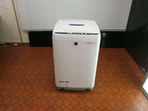 ID 986263　洗濯機シャープ4.5Kg　２０１５年製　ES-G4E2-KB