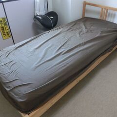 シングルベッドシミあり　カバー付き　差し上げます。