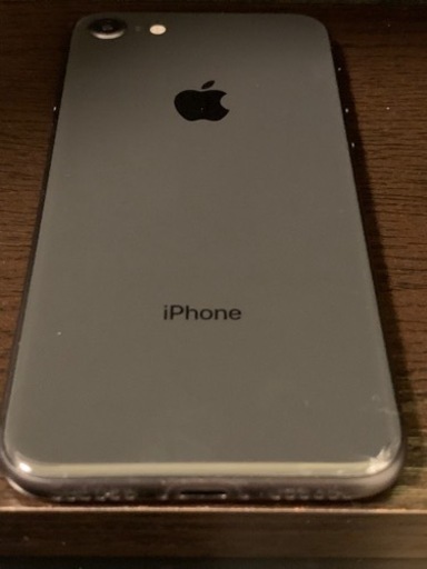 ◇iPhone 8 Space Gray 64 GB docomo 裏面ヒビあり