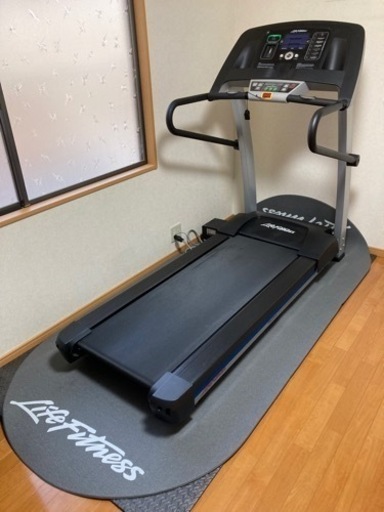 トレッドミル　ランニングマシン　Life Fitness