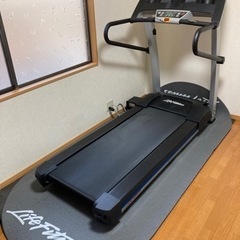 トレッドミル ランニングマシン Life Fitness