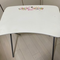 【ネット決済】サンリオ　ハローキティ折り畳みテーブル