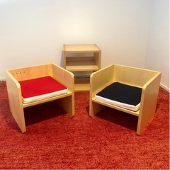 deux C  ドゥセー　木製　子供椅子２脚と収納棚