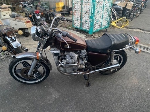 ホンダ　GL400 書無　部品取り