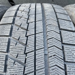 極上タイヤ　BRIDGESTONE VRX 225/50R18 スタッドレス  タイヤ　バリ山　2017年製　18インチ