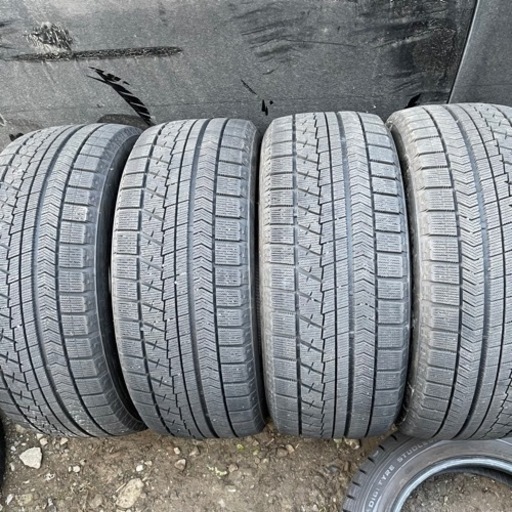 225/50R18 スタッドレスタイヤブリヂストン　VRX2 8部山 2017年 225/50R18 スタッドレスタイヤブリヂストン VRX2 8部山 2017年