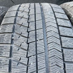 極上タイヤ　BRIDGESTONE VRX 225/50R18 スタッドレス  タイヤ　バリ山　2017年製　18インチ