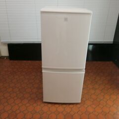 2016年製のSHARP 137L SJ-PD14B-C Amazon | シャープ 冷蔵庫 つけかえどっちもドア プラズマクラスター