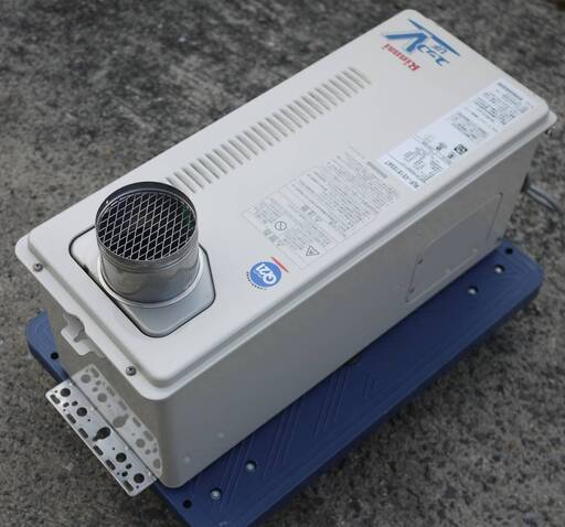 美品 Rinnai リンナイ ガス ふろ 給湯器 RUF-VS1615SAT 2014年製 都市ガス用 マンション PS扉内設置 スリム型 16号 オートタイプ 動作品 美品 Rinnai リンナイ ガス ふろ 給湯器 RUF-VS1615SAT 2014年製 都市