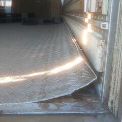 匝瑳市八日市場】No.B-14 保冷コンテナ 床めくれあり 長さ約600cm×幅