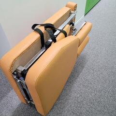 折り畳み式　ポータブル施術ベッド