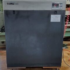 コンプレッサー　アネスト岩田　CLD22-8.5  2.2kw  3馬力　三相200V　50Hz　運転時間2600ｈ