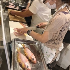 魚のおろし方入門🐟 in ミンサーカフェ - 那覇市