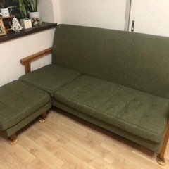 【ネット決済】値下げしました！おしゃれ　グリーンのソファ