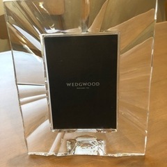 ウェッジウッド　WEDGWOOD ガラスの写真立て