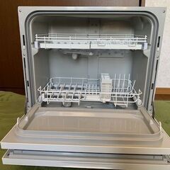 パナソニック食洗機（NP-TA3ｰW） 美品です。