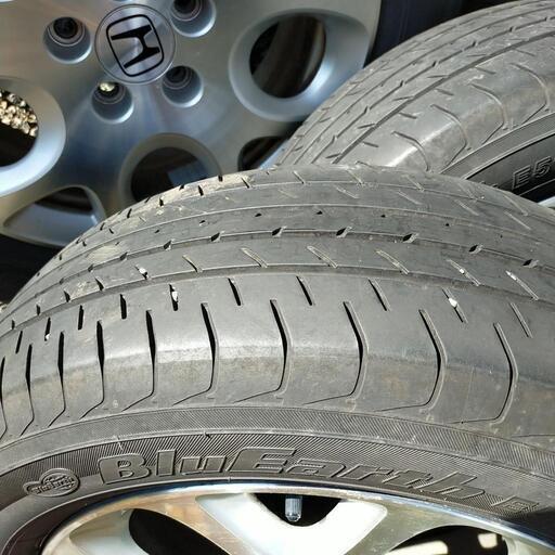 車のパーツ 225/60/17 ホンダCRV純正タイヤ