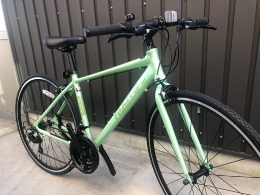 売切◆新車☆アルミフレーム シマノ21段 クロスバイク ROOTS 限定カラー 長距離楽々サドル パールライトグリーン 売切□新車☆最後の1台 アルミフレーム シマノ21段 クロスバイク