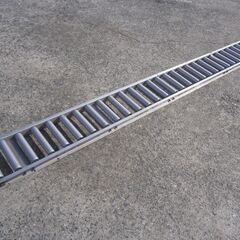 ☆中古品 トーヨーカネツ コンベアローラー ラピタスタンコンベヤー 全長：3050ｍｍｘ幅305ｍｍ ローラー1か所凹みあり ③☆