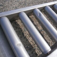 ☆中古品 トーヨーカネツ コンベアローラー ラピタスタンコンベヤー 全長：3050ｍｍｘ幅305ｍｍ ローラー2か所凹みあり ④☆