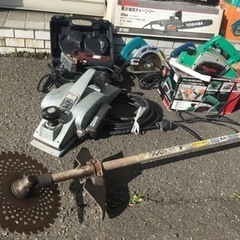 電動工具などまとめ　グラインダー　チェーンソー　かんな　丸のこなど 大量 電動工具 まとめ グラインダ 丸鋸 カンナ チェーンソー など