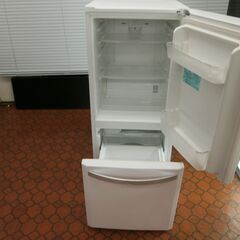 ID 987602　２ドアハイアール138L　２０１４年製　JR-NF140H　パッキンシミ有