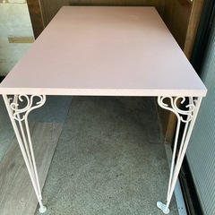 IKEAテーブル(ピンク)