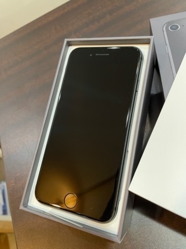 新品 iPhone 8 Space Gray 64 GB SIMフリー