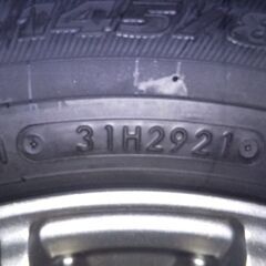 新品スタッドレスタイヤ アルミホイールセット１３インチ４本 売ります