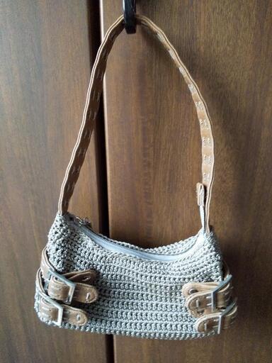 Hushush ショルダーバッグ オレンジ色 片原町の服 ファッションの中古 古着あげます 譲ります ジモティーで不用品の処分