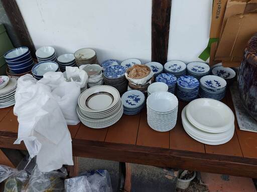 皿、コップ、茶碗、器、大量