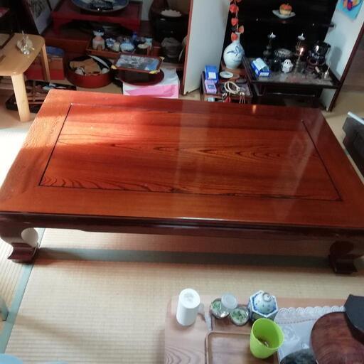テーブル